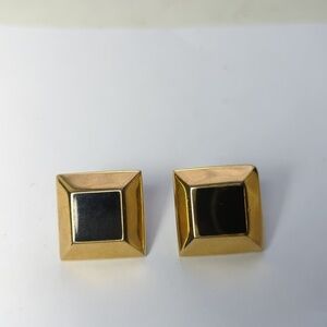 🖤 Napier Signed Vintage Gold tone square with black enamel earrings